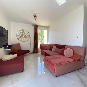 Appartement T3 Equipe Calme Avec Prairie Et Parking, Toulon